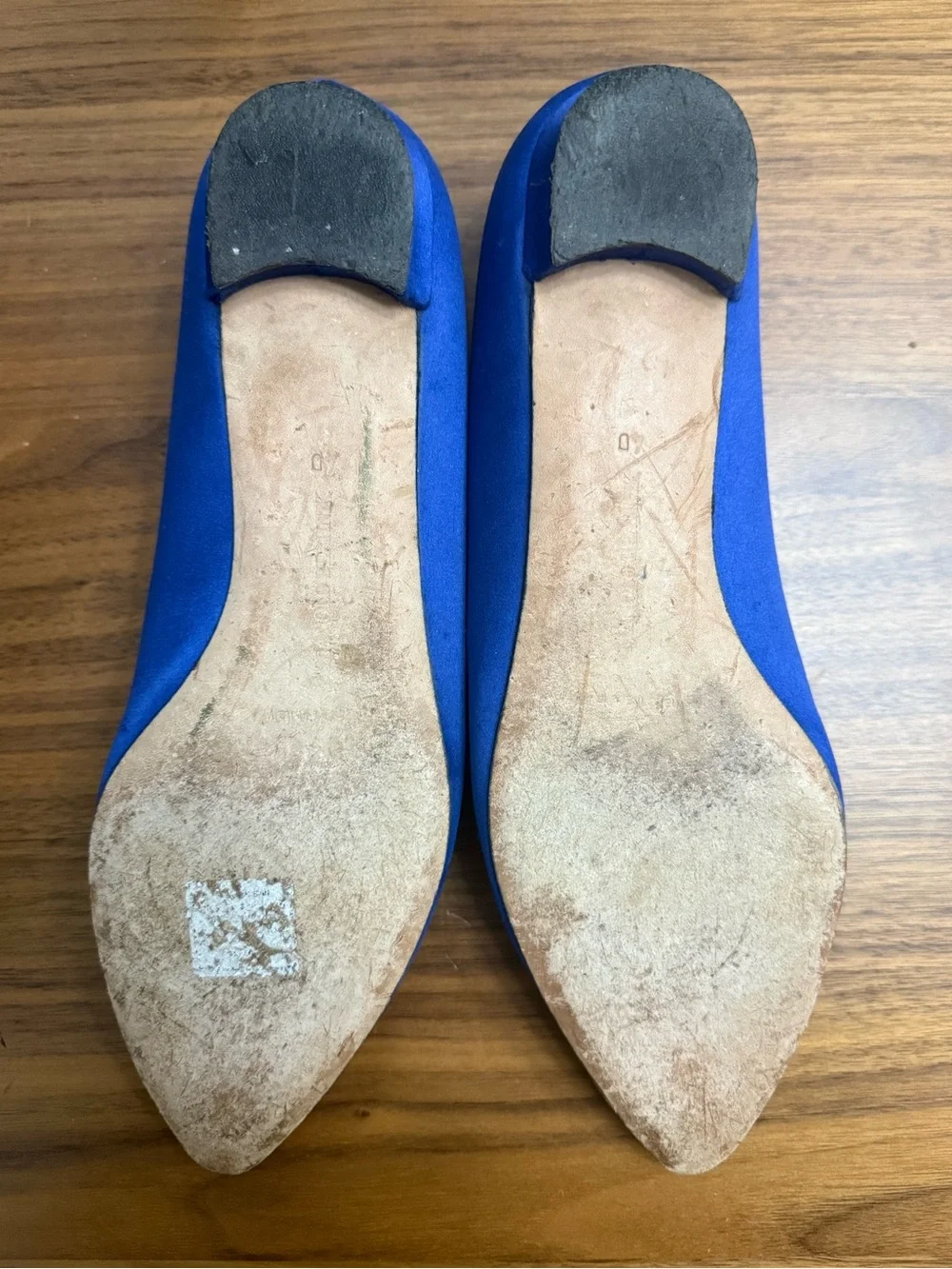 Manolo Blahnik Hangisi Satin Flats